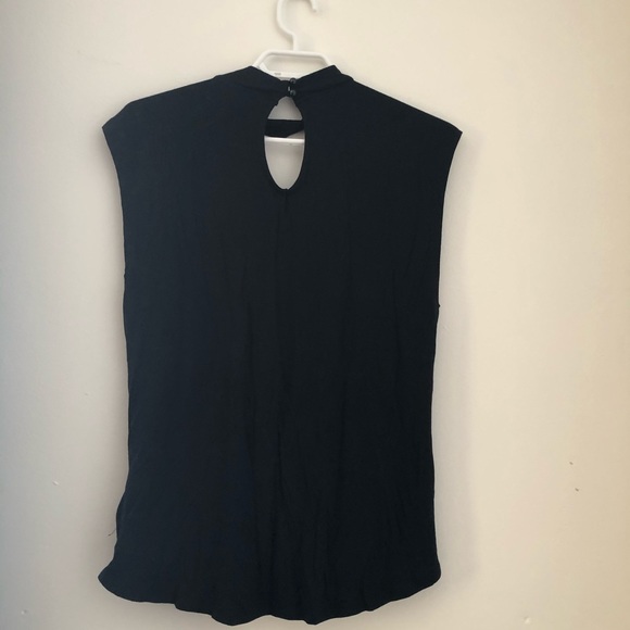 Black shirt - Picture 2 of 3